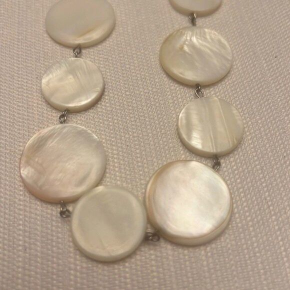 Handcrafted white stone necklace on silver tone chain - Picture 2 of 2